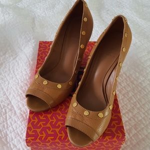 Authentic Tory Burch Nelson- Tumbled wedge